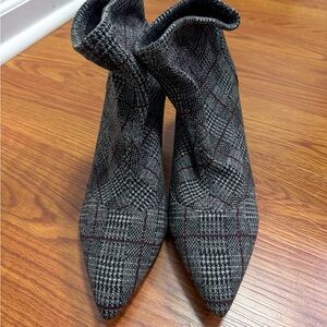 Charles David Stylish Gray Plaid Women's Ankle Boots